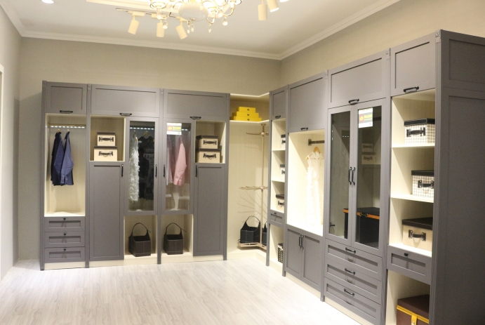 在网上选购全铝家具应该注意哪些