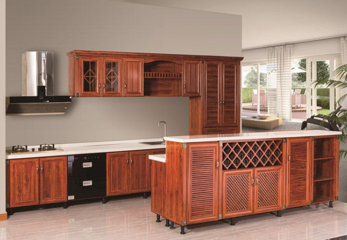 全铝橱柜好还是自制的衣柜好